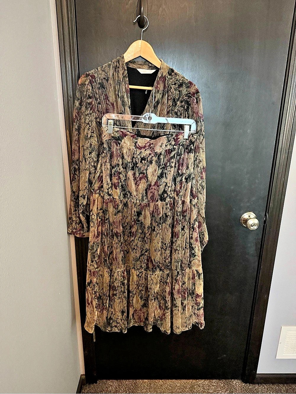 Lauren Conrad Floral Midi skirt and top set Black & Burgundy